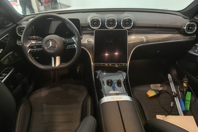 Used Mercedes-Benz C-Class 2024 C 260 L Brilliant Night Sports Edition Center Console