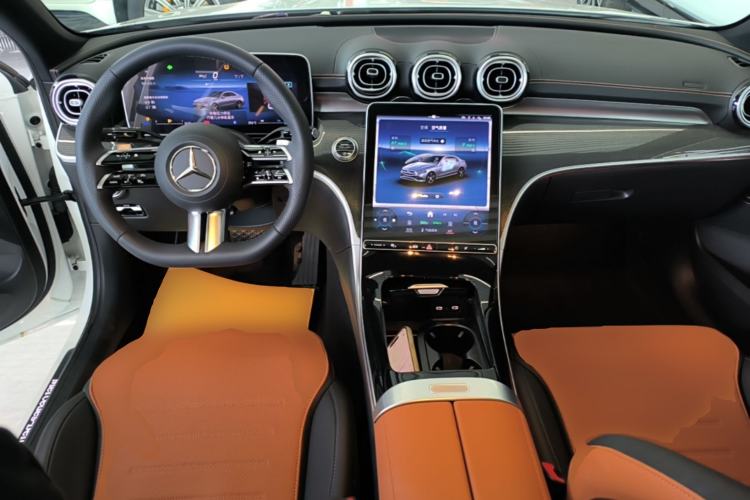 Used Mercedes-Benz C-Class 2024 Second Facelift C 260 L Sport Edition Center Console