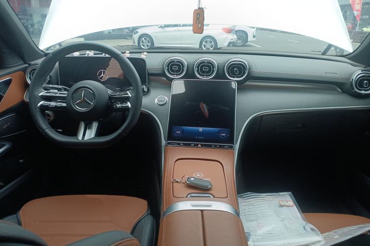 Used Mercedes-Benz C-Class 2024 Second Facelift C 260 L Sport Edition Center Console