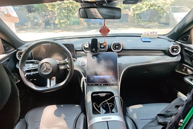 Used Mercedes-Benz C-Class 2024 Facelifted C-Class 260 L Night Edition Sports Version Center Console