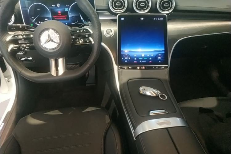 Used Mercedes-Benz C-Class 2024 Second Facelift C 260 L Sport Edition Center Console