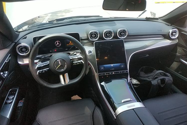 Used Mercedes-Benz C-Class 2024 Second Facelift C 260 L Sport Edition Center Console