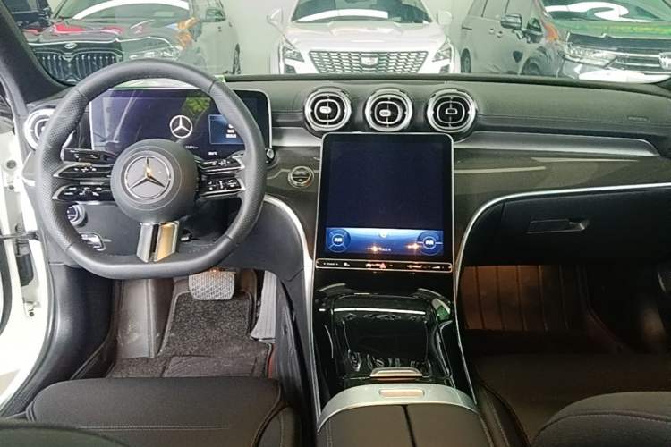 Used Mercedes-Benz C-Class 2024 Second Facelift C 260 L Sport Edition Center Console