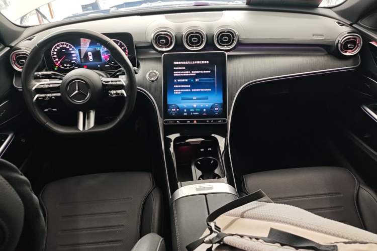 Used Mercedes-Benz C-Class 2024 Second Facelift C 260 L Sport Edition Center Console