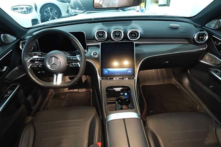 Used Mercedes-Benz C-Class 2024 Restyled C 260 L Sport Edition Center Console