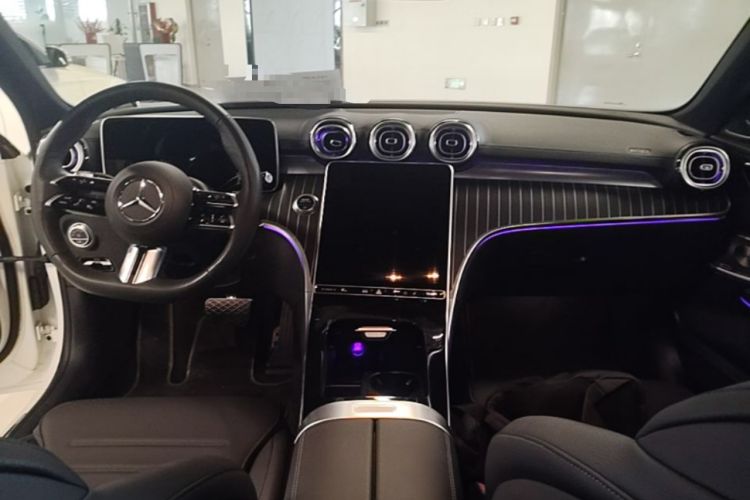 Used Mercedes-Benz C-Class 2024 C 260 L Brilliant Night Sports Edition Center Console