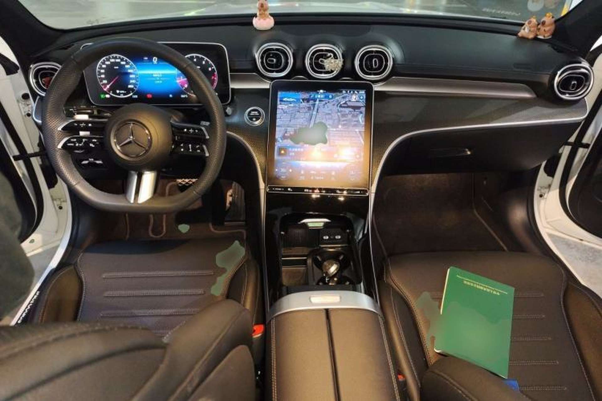 Used Mercedes-Benz C-Class 2024 Facelifted C-Class 260 L Night Edition Sports Version Center Console