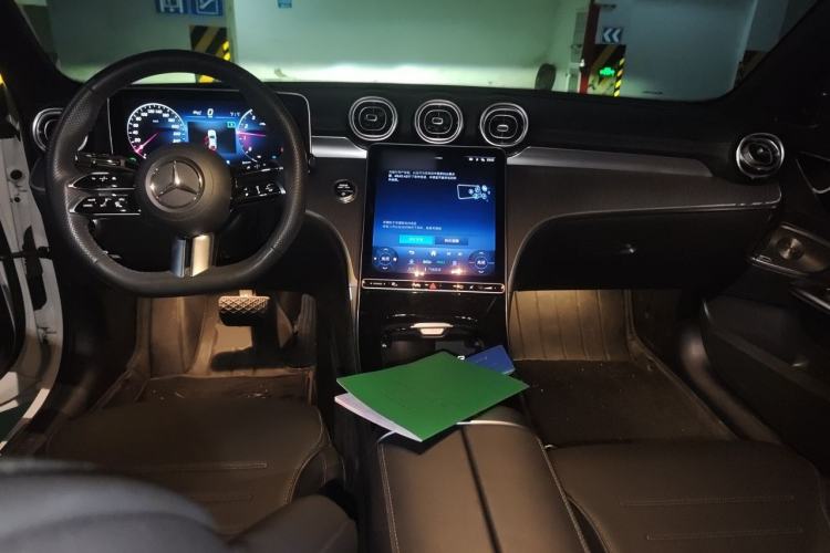 Used Mercedes-Benz C-Class 2024 C 260 L Brilliant Night Sports Edition Center Console