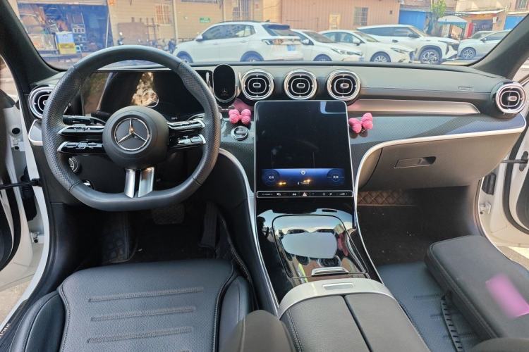 Used Mercedes-Benz C-Class 2024 Second Facelift C 260 L Sport Edition Center Console