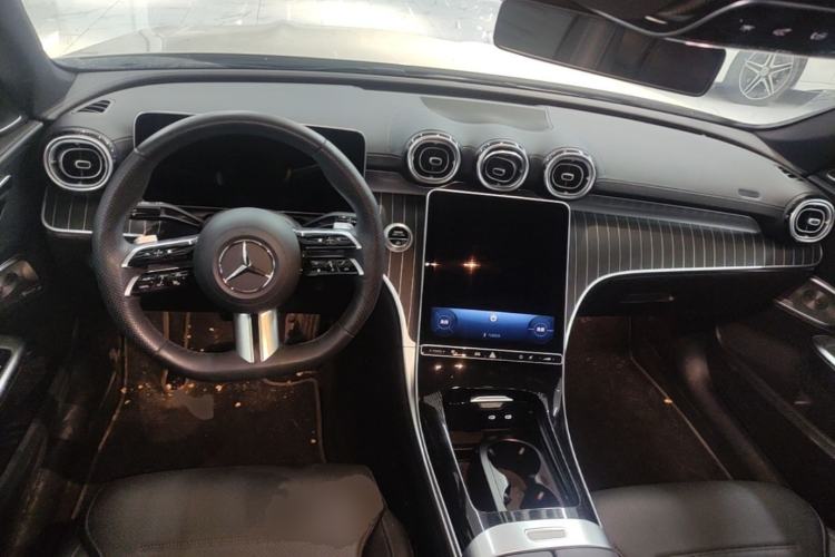 Used Mercedes-Benz C-Class 2024 Facelifted C-Class 260 L Night Edition Sports Version Center Console