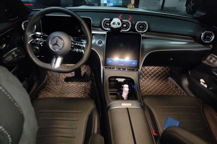 Used Mercedes-Benz C-Class 2024 Facelifted C-Class 260 L Night Edition Sports Version Center Console