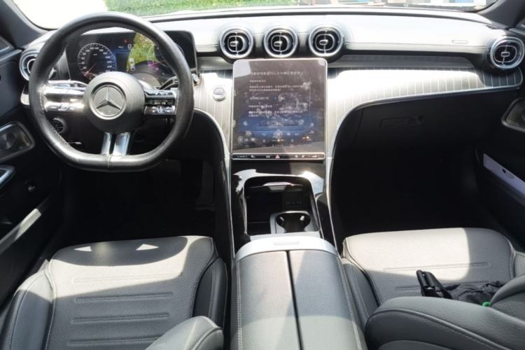Used Mercedes-Benz C-Class 2024 C 260 L Brilliant Night Sports Edition Center Console