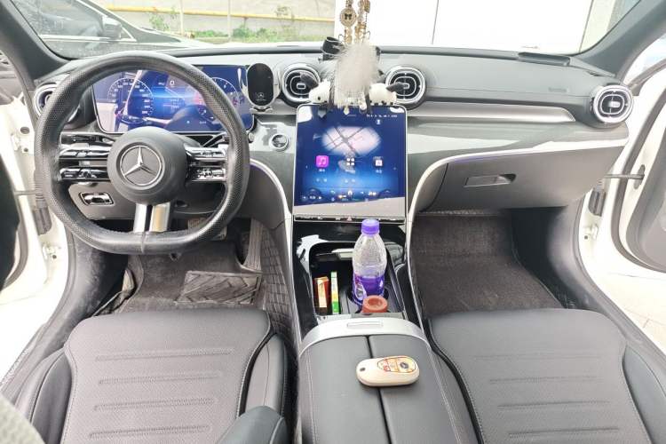 Used Mercedes-Benz C-Class 2024 C 260 L Brilliant Night Sports Edition Center Console