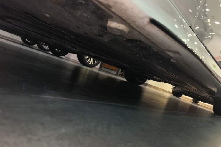 Used Mercedes-Benz C-Class 2024 Facelifted C-Class 260 L Night Edition Sports Version Chassis Front Left