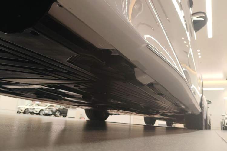 Used Mercedes-Benz C-Class 2024 C 260 L Sport Edition Chassis Rear Right