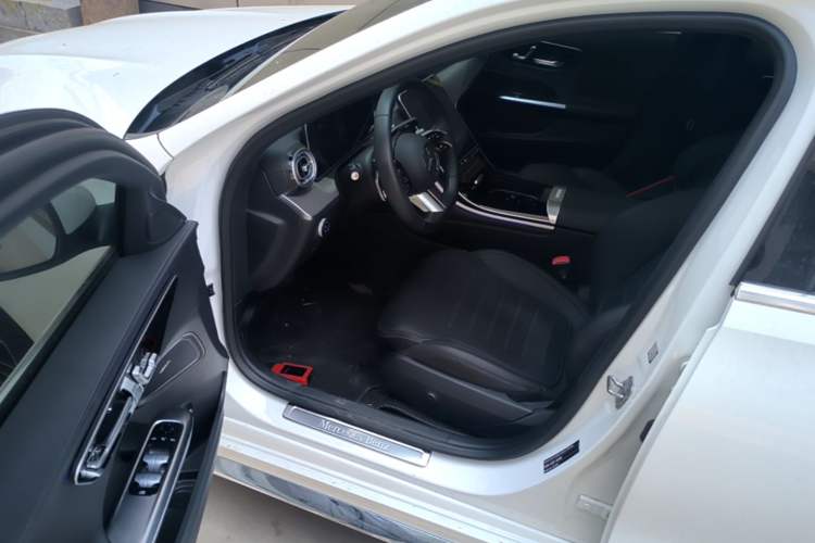 Used Mercedes-Benz C-Class 2024 Second Facelift C 260 L Sport Edition Driver Seat