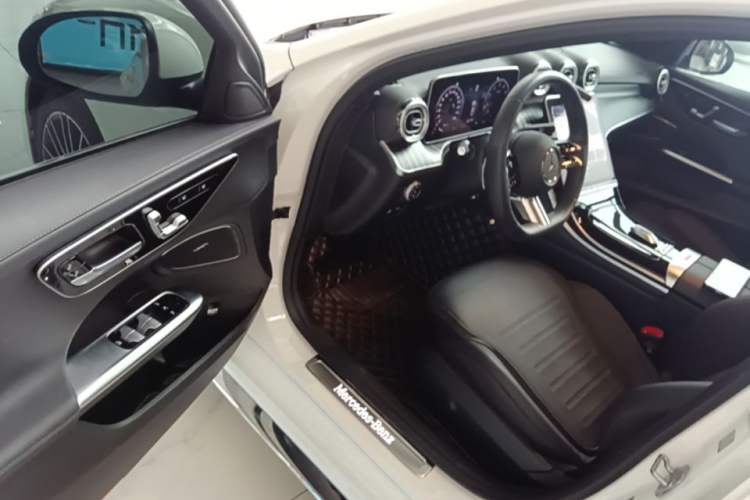 Used Mercedes-Benz C-Class 2024 Restyled C 260 L Sport Edition Driver Seat
