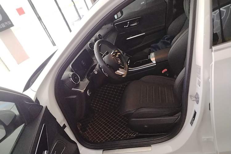 Used Mercedes-Benz C-Class 2024 Restyled C 200 L Sport Edition Driver Seat