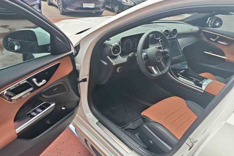 Used Mercedes-Benz C-Class 2024 Restyled C 200 L Sport Edition Driver Seat