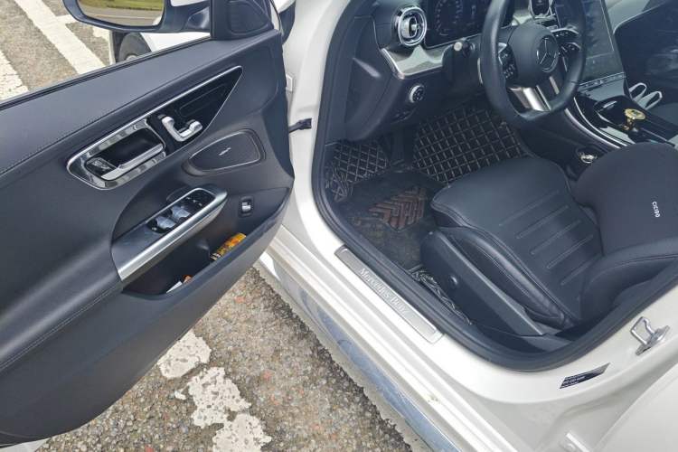 Used Mercedes-Benz C-Class 2024 Restyled C 260 L Sport Edition Driver Seat