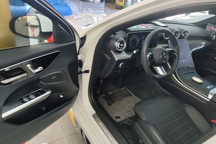 Used Mercedes-Benz C-Class 2024 Restyled C 260 L Sport Edition Driver Seat