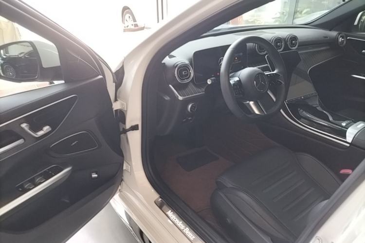 Used Mercedes-Benz C-Class 2024 Restyled C 260 L Sport Edition Driver Seat