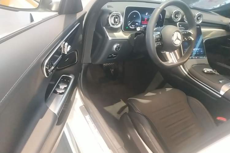 Used Mercedes-Benz C-Class 2024 Second Facelift C 260 L Sport Edition Driver Seat