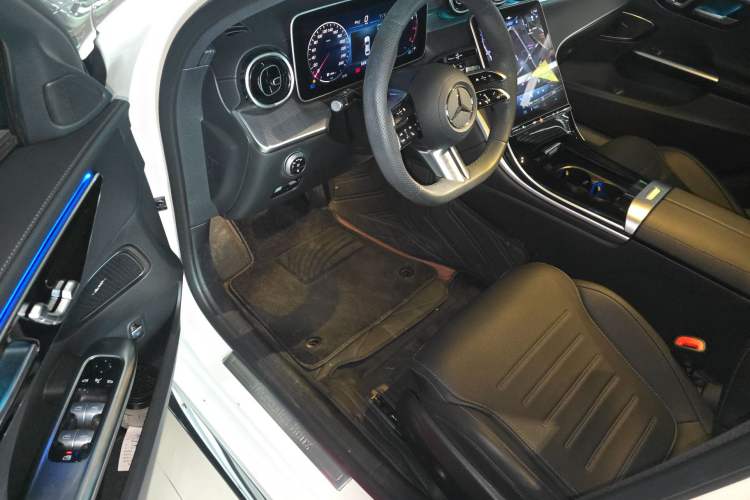 Used Mercedes-Benz C-Class 2024 C 200 L Sport Edition Driver Seat