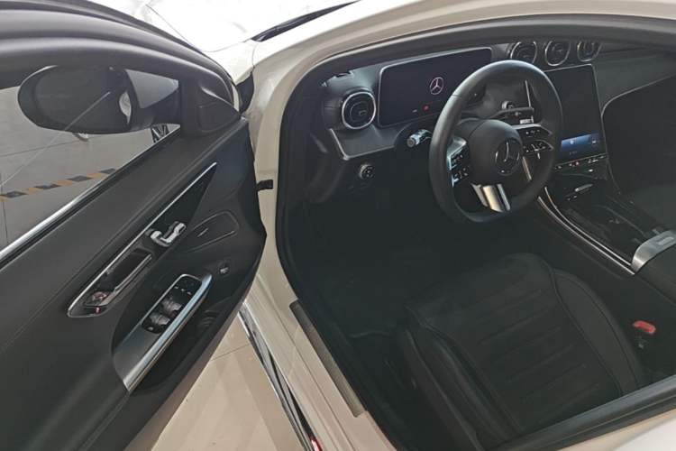 Used Mercedes-Benz C-Class 2024 Restyled C 200 L Sport Edition Driver Seat