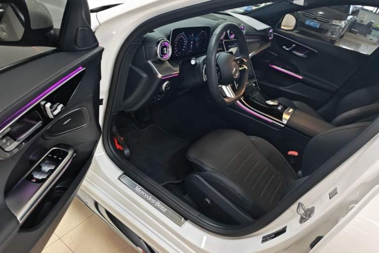 Used Mercedes-Benz C-Class 2024 Restyled C 260 L Sport Edition Driver Seat