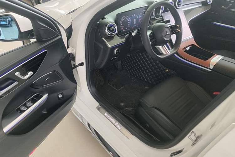 Used Mercedes-Benz C-Class 2024 Second Facelift C 260 L Sport Edition Driver Seat