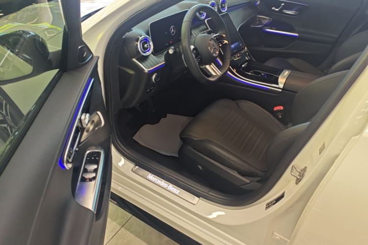 Used Mercedes-Benz C-Class 2024 Facelifted C-Class 260 L Night Edition Sports Version Driver Seat