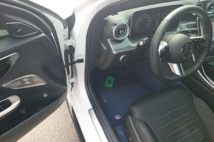 Used Mercedes-Benz C-Class 2024 Second Facelift C 260 L Starry Night Sport Edition Driver Seat