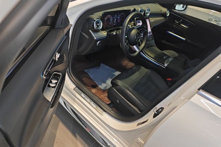 Used Mercedes-Benz C-Class 2024 Restyled C 260 L Sport Edition Driver Seat