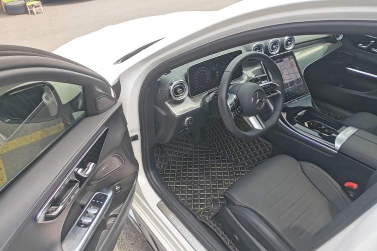 Used Mercedes-Benz C-Class 2024 Restyled C 260 L Sport Edition Driver Seat