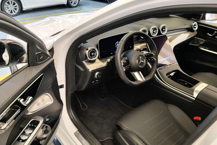 Used Mercedes-Benz C-Class 2024 Second Facelift C 260 L Starry Night Sport Edition Driver Seat