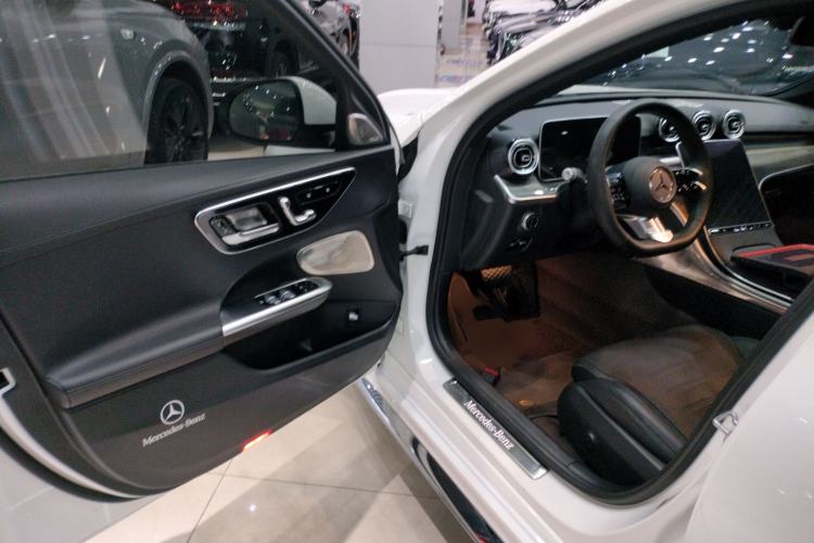 Used Mercedes-Benz C-Class 2024 Restyled C 260 L Sport Edition Driver Seat
