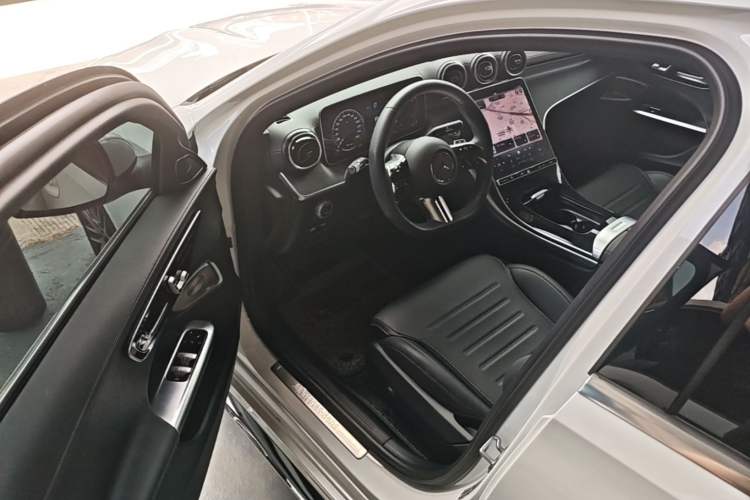 Used Mercedes-Benz C-Class 2024 C 200 L Sport Edition Driver Seat