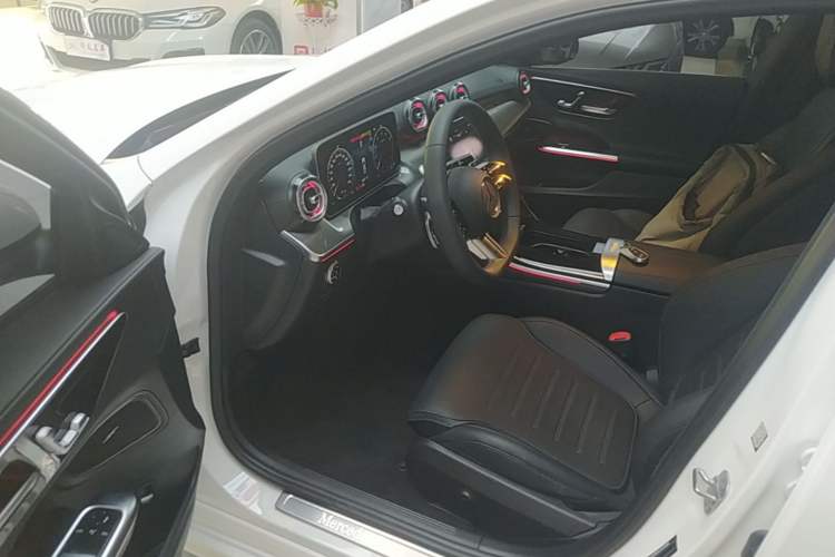 Used Mercedes-Benz C-Class 2024 Restyled C 260 L Sport Edition Driver Seat