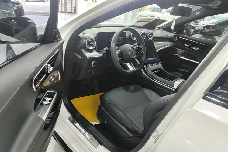 Used Mercedes-Benz C-Class 2024 Facelifted C-Class 260 L Night Edition Sports Version Driver Seat