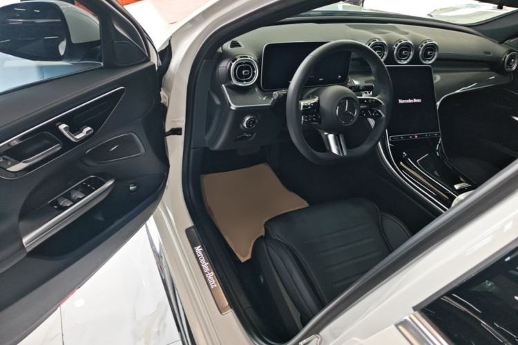 Used Mercedes-Benz C-Class 2024 Restyled C 260 L Sport Edition Driver Seat