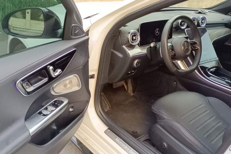 Used Mercedes-Benz C-Class 2024 Second Facelift C 260 L Starry Night Sport Edition Driver Seat