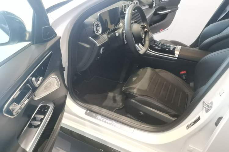 Used Mercedes-Benz C-Class 2024 Facelifted C-Class 260 L Night Edition Sports Version Driver Seat