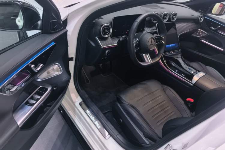 Used Mercedes-Benz C-Class 2024 Facelifted C-Class 260 L Night Edition Sports Version Driver Seat