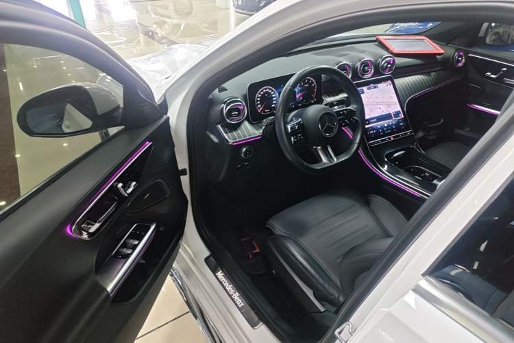 Used Mercedes-Benz C-Class 2024 Restyled C 260 L Sport Edition Driver Seat