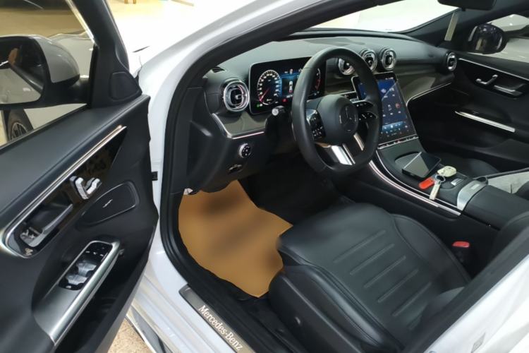 Used Mercedes-Benz C-Class 2024 Restyled C 260 L Sport Edition Driver Seat