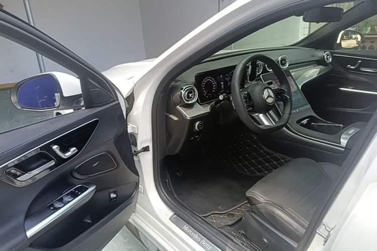 Used Mercedes-Benz C-Class 2024 Restyled C 260 L Sport Edition Driver Seat