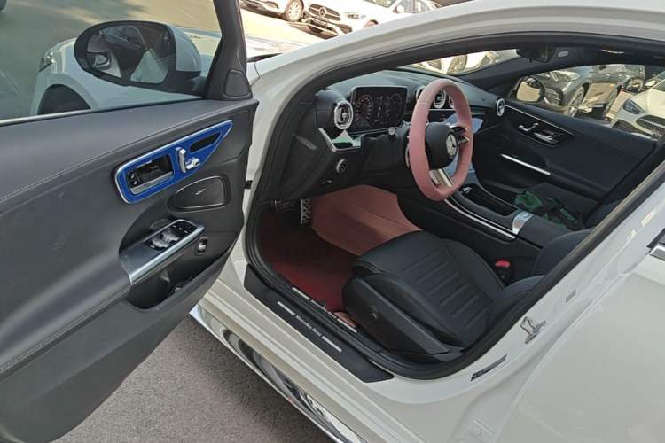 Used Mercedes-Benz C-Class 2024 Restyled C 260 L Sport Edition Driver Seat