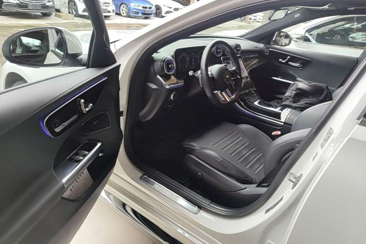 Used Mercedes-Benz C-Class 2024 Restyled C 260 L Sport Edition Driver Seat