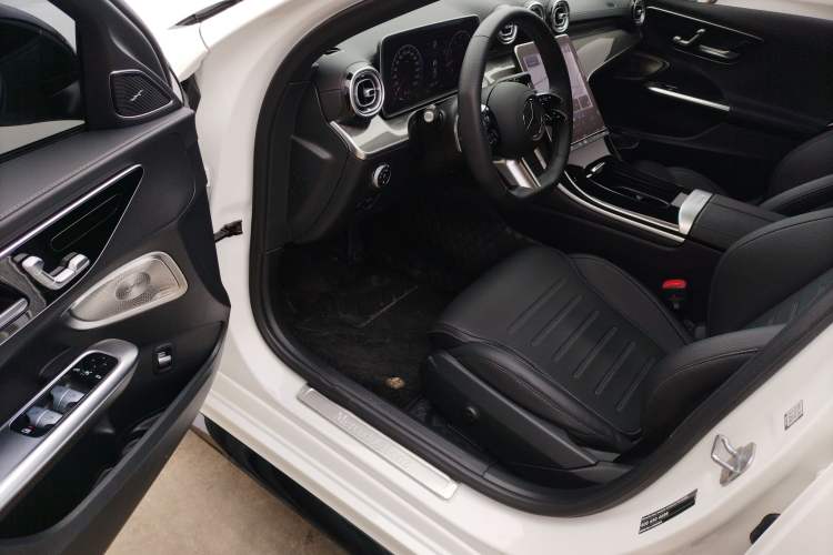 Used Mercedes-Benz C-Class 2024 Facelift C 260 L Night Edition Sport Version Driver Seat